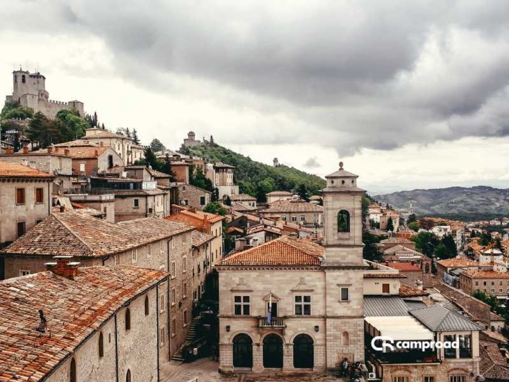 Do San Marino Kamperem