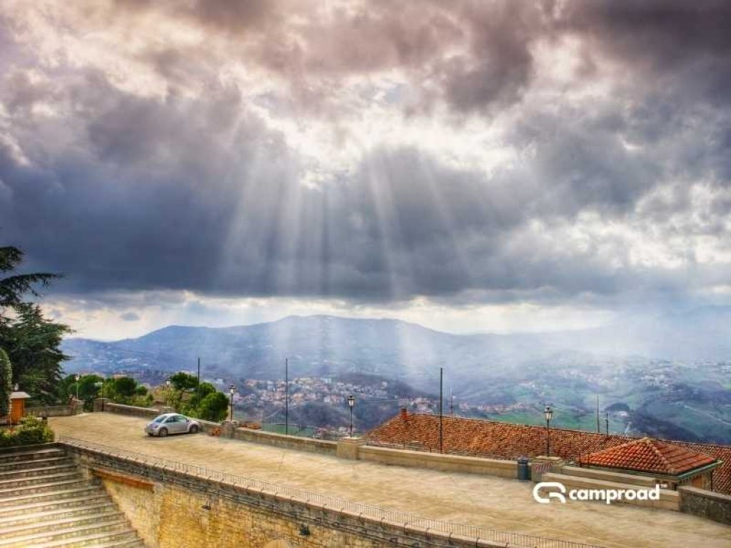 Do San Marino Kamperem