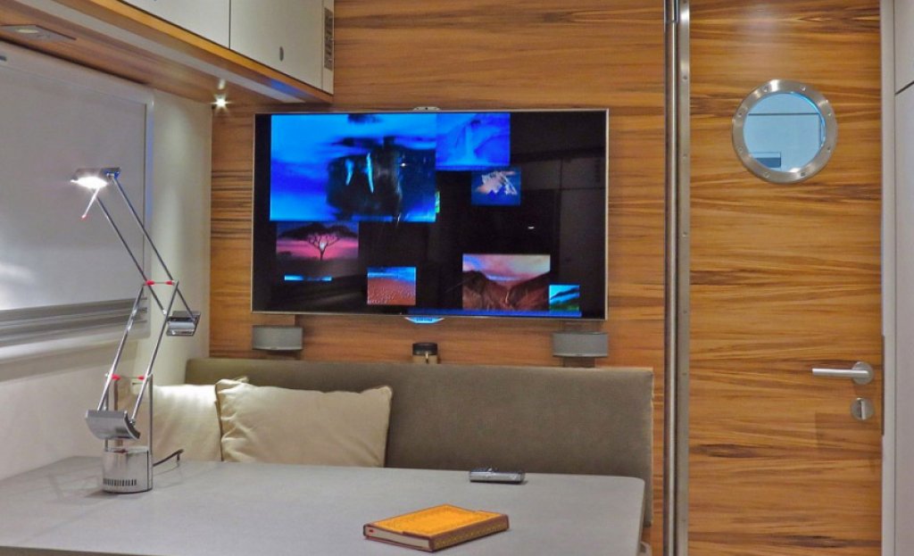 Action Mobil Global XRS 7200.