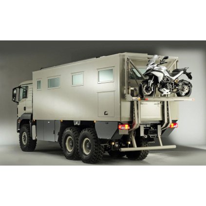 Kamper z napędem 6x6 do zadań specjalnych - masz wolne 1 mln...